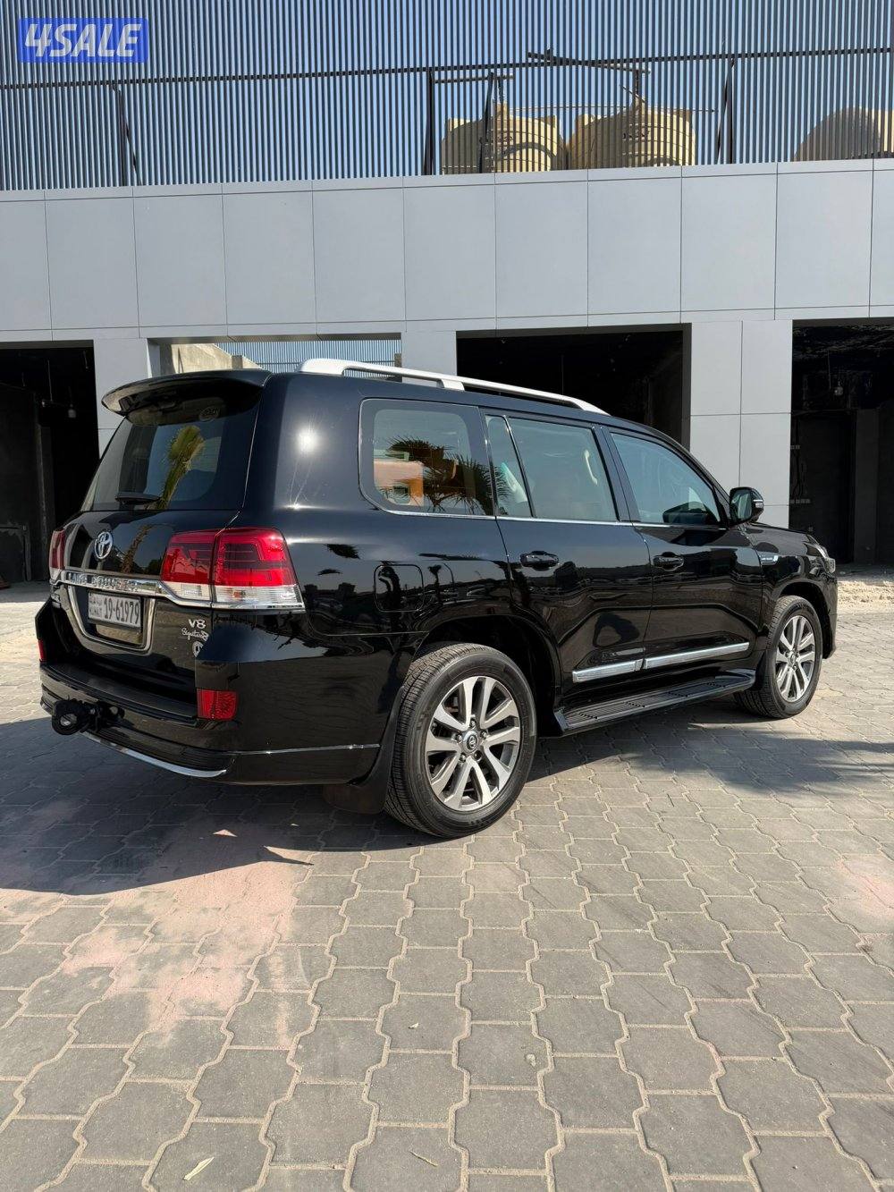 للبيع لاندكروزر 202112