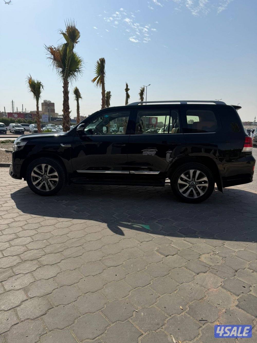 للبيع لاندكروزر 202115