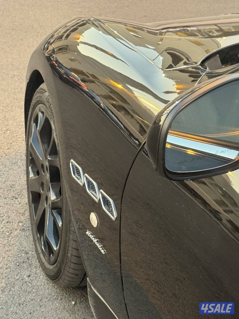 ميزراتي موديل. 2011 اسود. من داخل تان   السعر ٢٩٠٠1