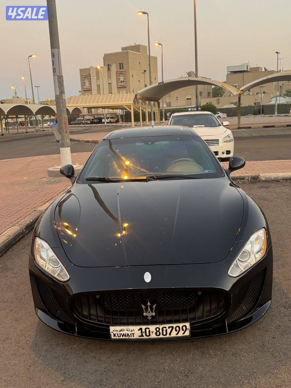 ميزراتي موديل. 2011 اسود. من داخل تان   السعر ٢٩٠٠3