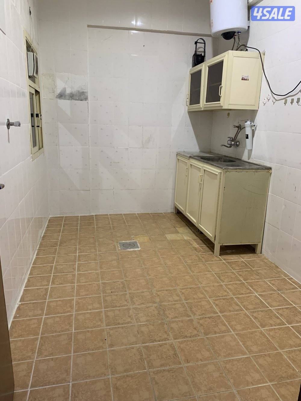 شقق للايجار خلو وفاضي غرفة وصالة ومطبخ وحمام تشطيب سوبر لوكس4