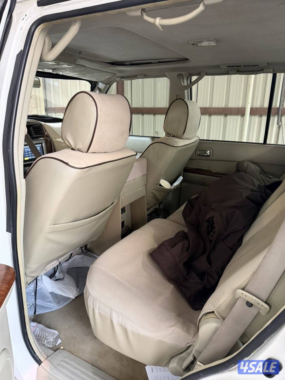 للبيع سفاري موديل ٢٠٠٩ قير عادي0