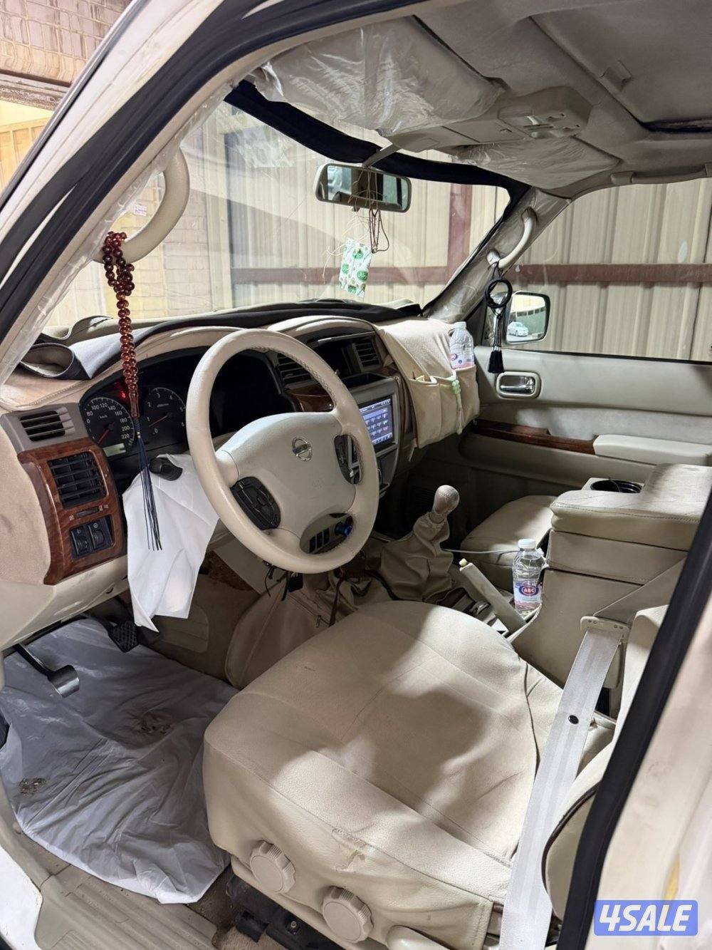 للبيع سفاري موديل ٢٠٠٩ قير عادي2