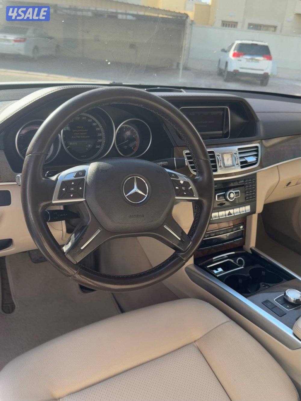 مرسيدس E200 كامل المواصفات بحالة ممتازه 📍📍12