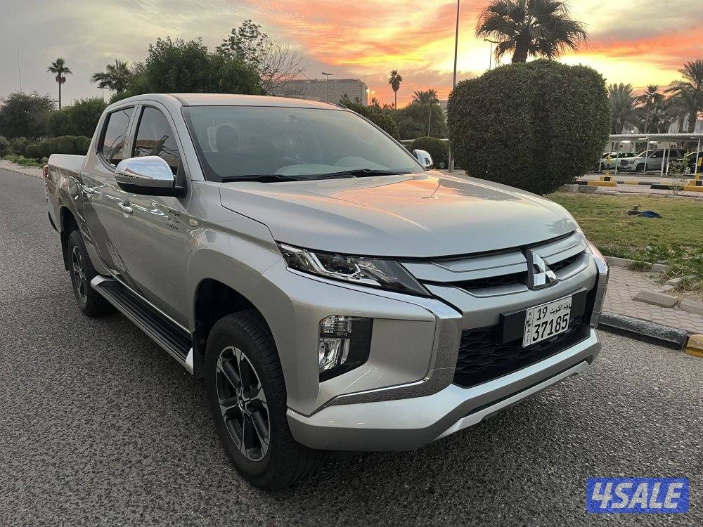 وانيت دبل ميتسوبيشي 2022عداد 26 سيرفس منتظم ( بنزين)صبغ الوكالة1