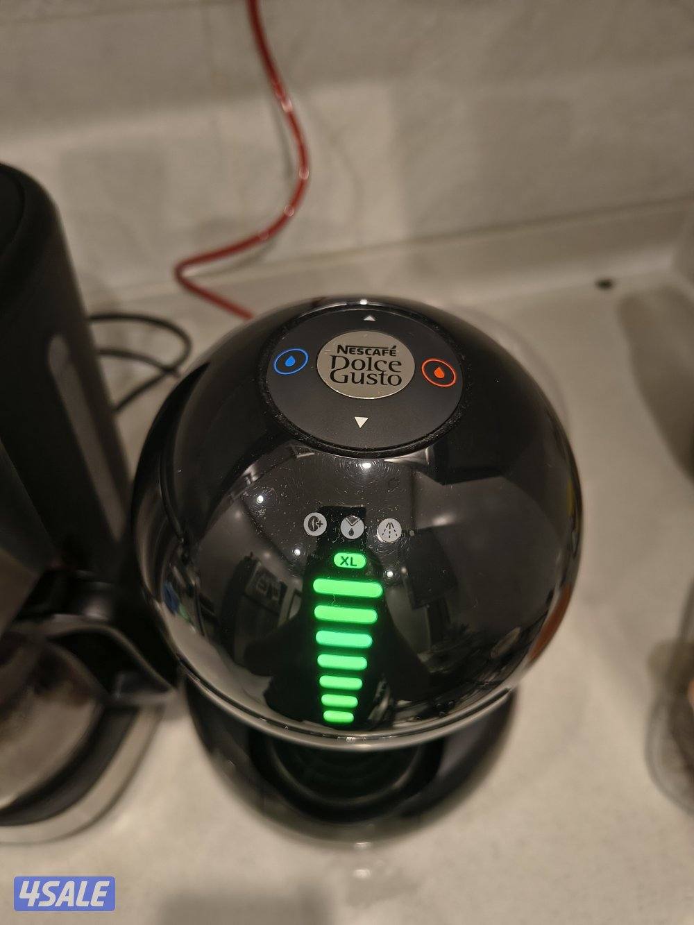 2 Coffee Machines - Black decker & Nestle Dolce Gusto1