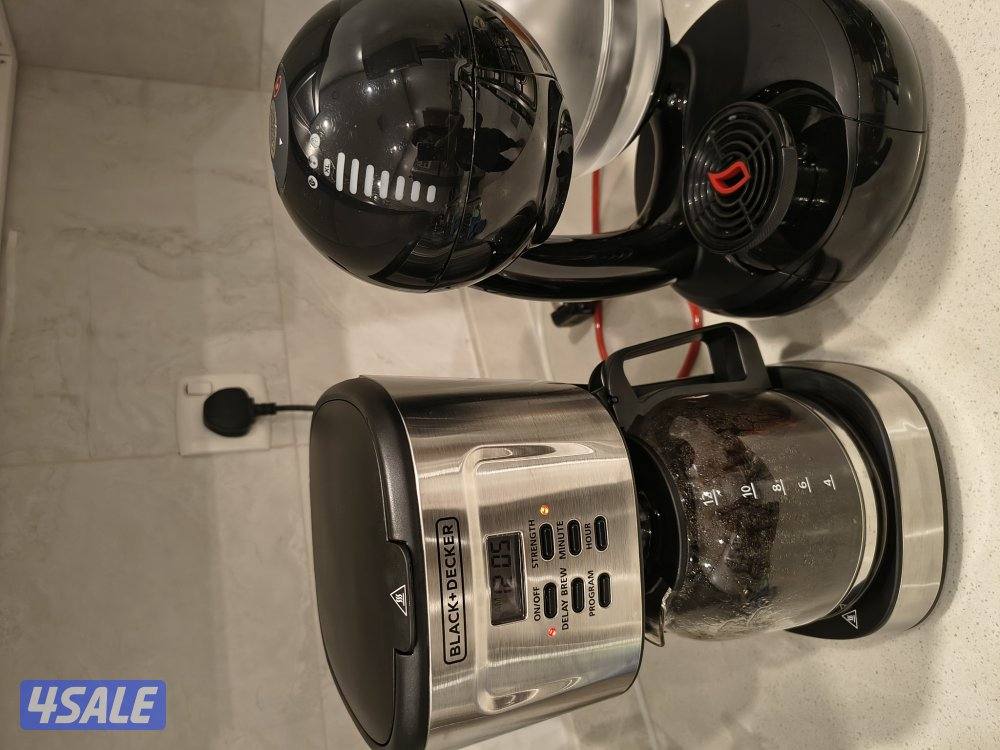 2 Coffee Machines - Black decker & Nestle Dolce Gusto0
