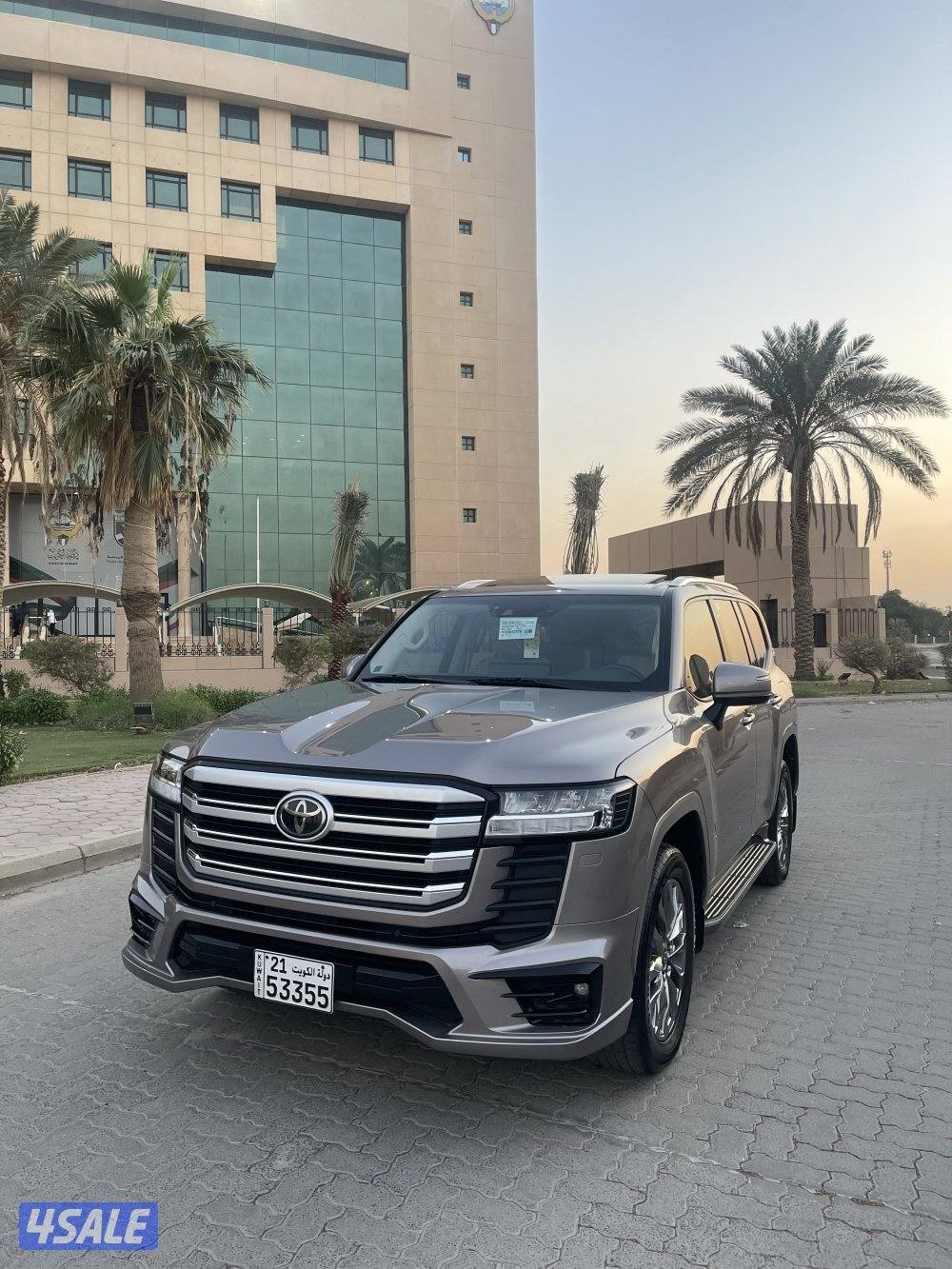 للبيع لاندكروزر 2022 صبغ الوكالة5