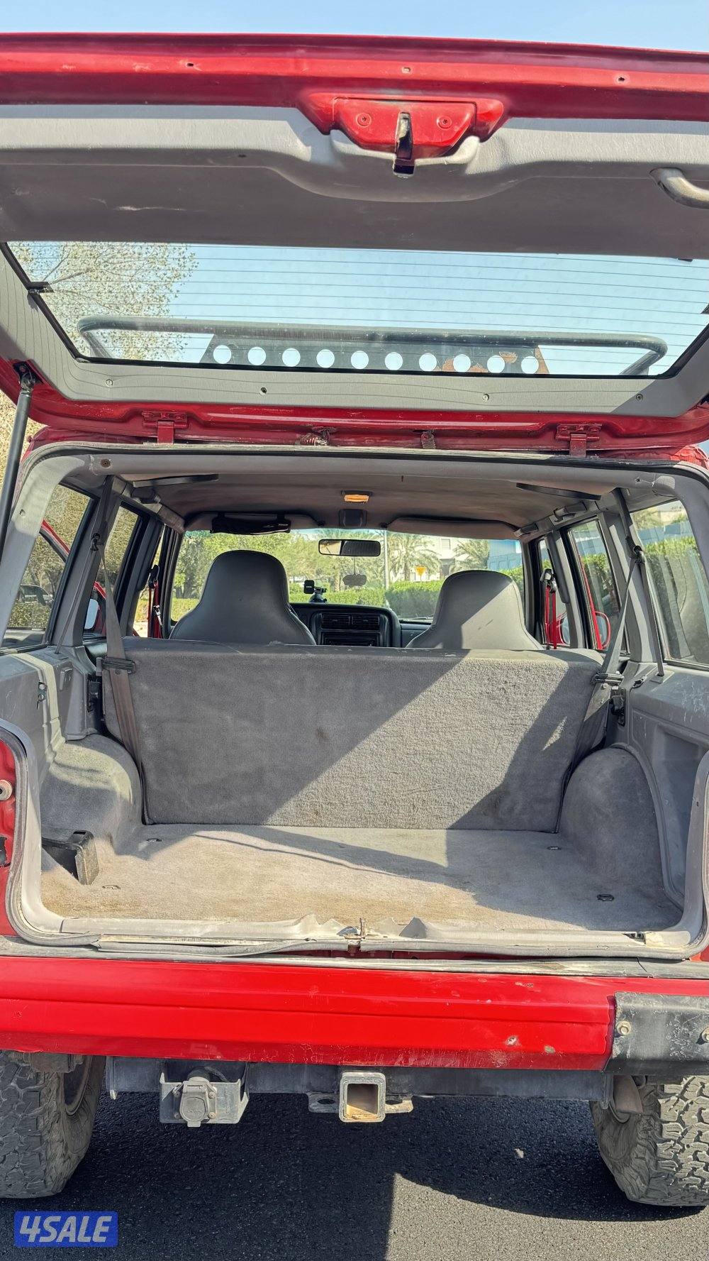 للبيع جيب شروكي جاهز للموسم قير عادي موديل ١٩٩٧ امريكي عزمه طيب ،5