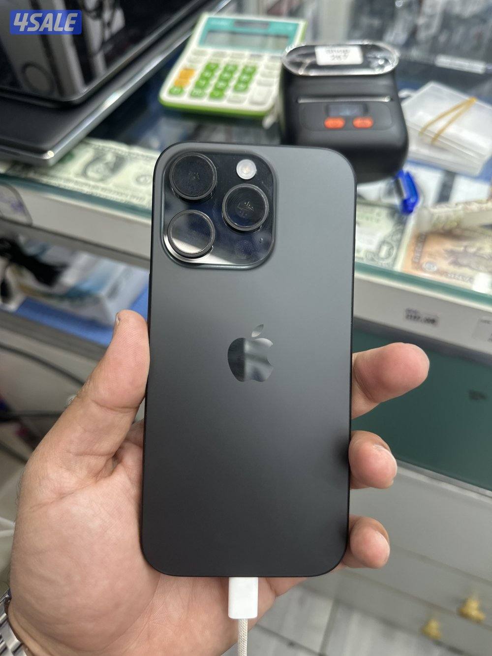 Iphone 16 pro 128 gb used like new3