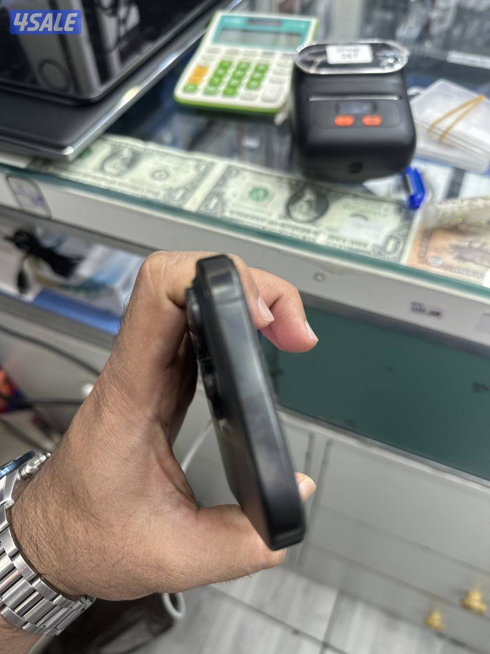 Iphone 16 pro 128 gb used like new5