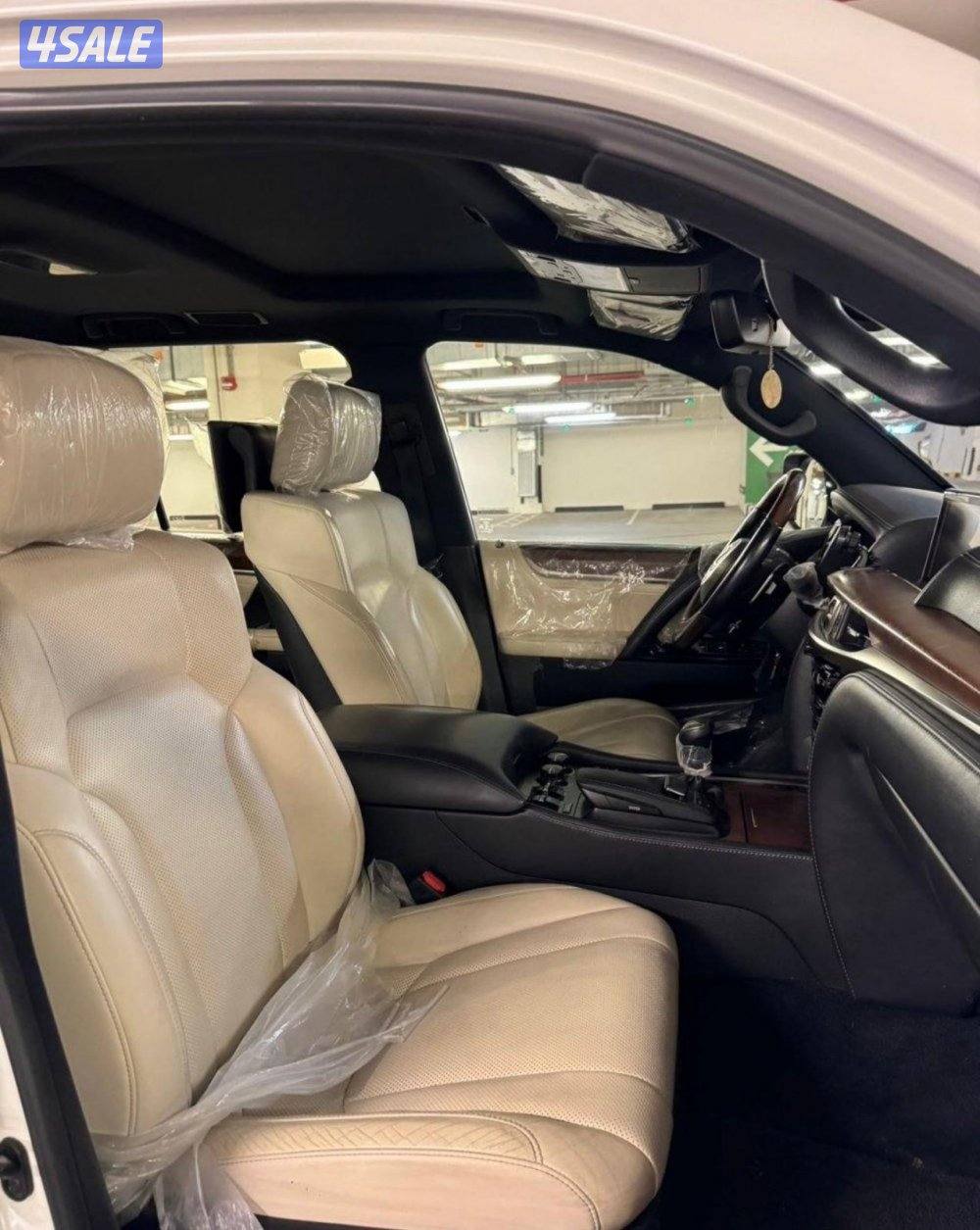 جيب لكزس 20167