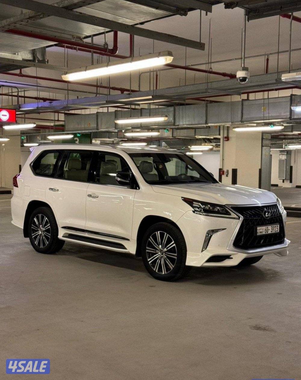 جيب لكزس 20168