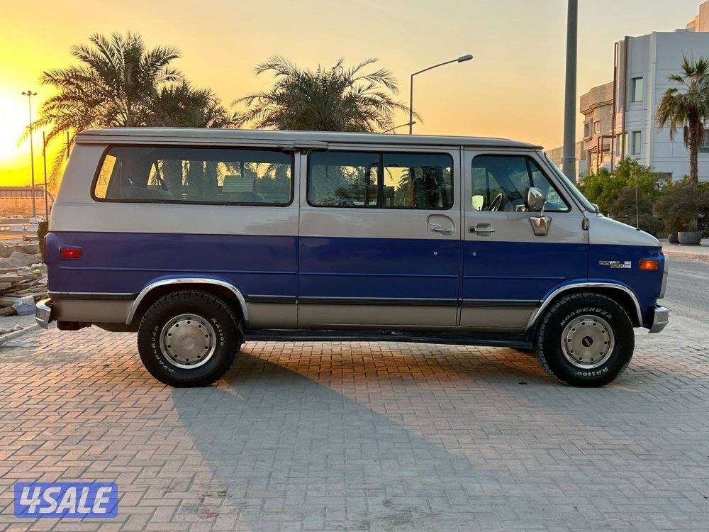 سافانا موديل 1994 السيارة نظيفة5