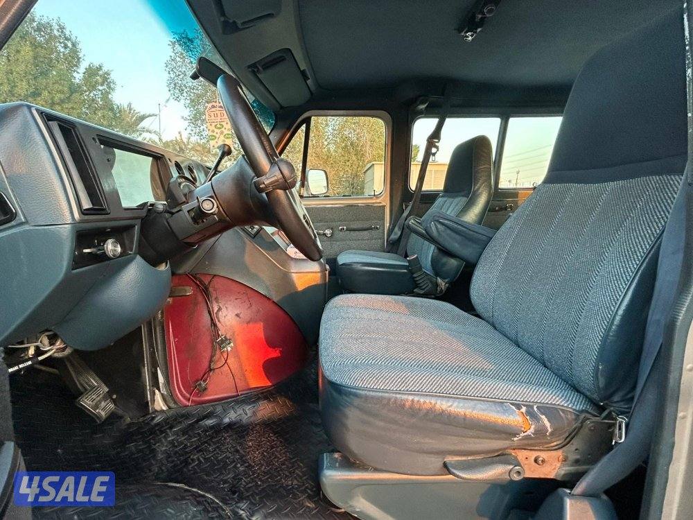 سافانا موديل 1994 السيارة نظيفة8