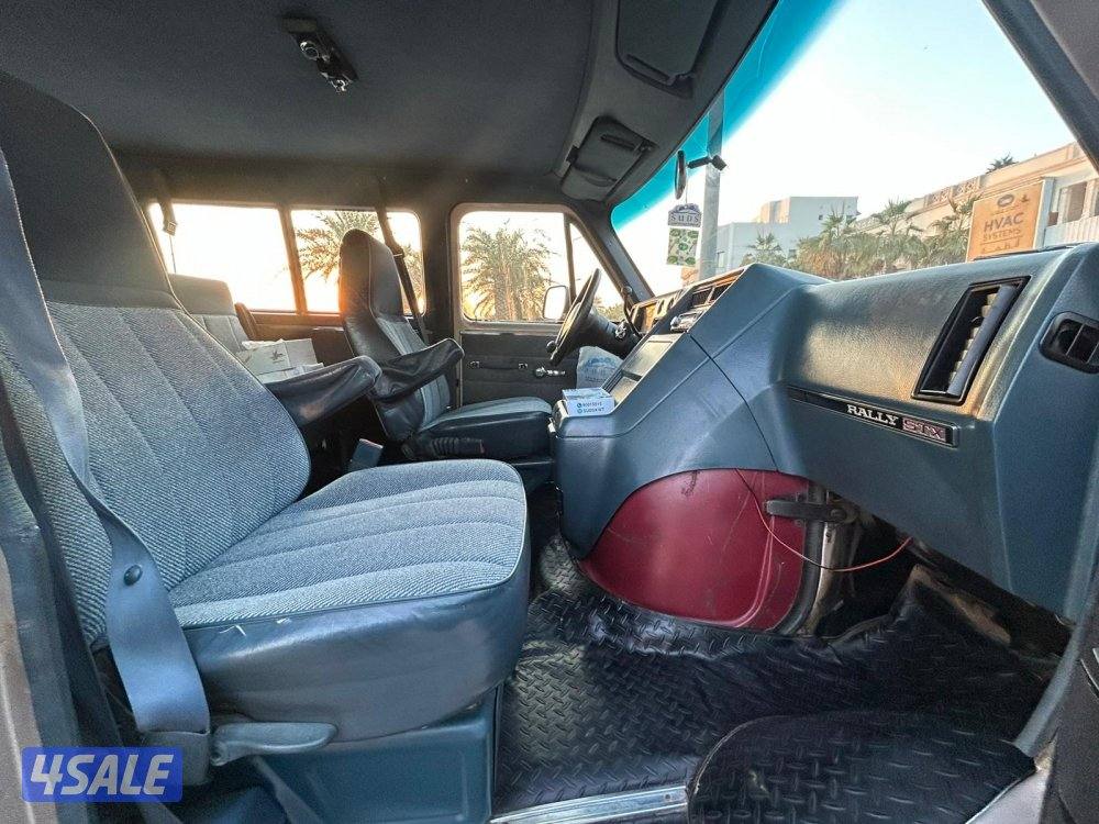 سافانا موديل 1994 السيارة نظيفة10