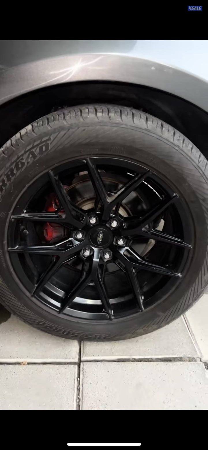 للبيع رنقات vossen مقاس 20 مع توايرهم فيهم نص عمر راكبين على f1500