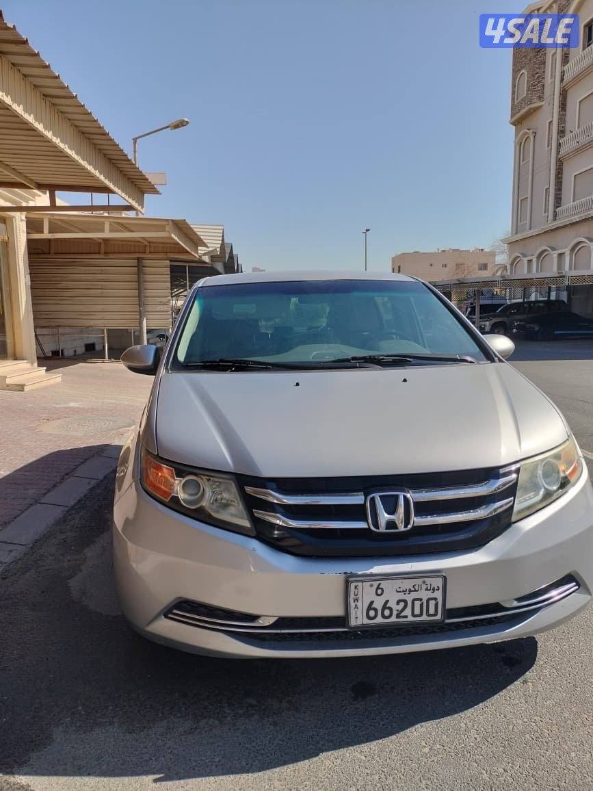 للبيع هوندا اوديسي صبغ وكاله لون فضي من الداخل مخمل6