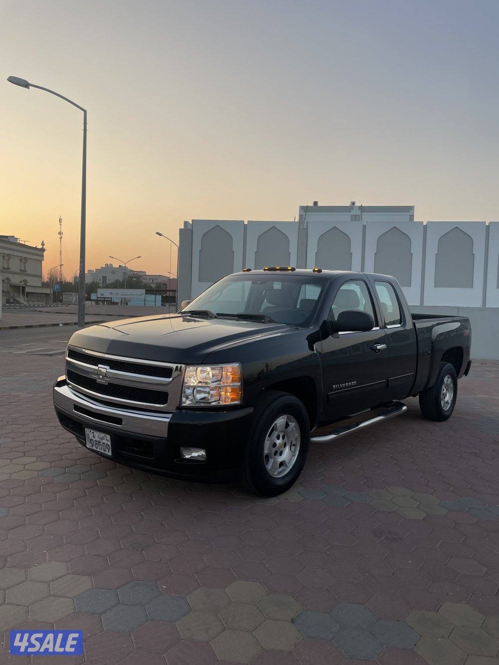 للبيع سلفرادو عداد ١٧٧ الف وارد الغانم1