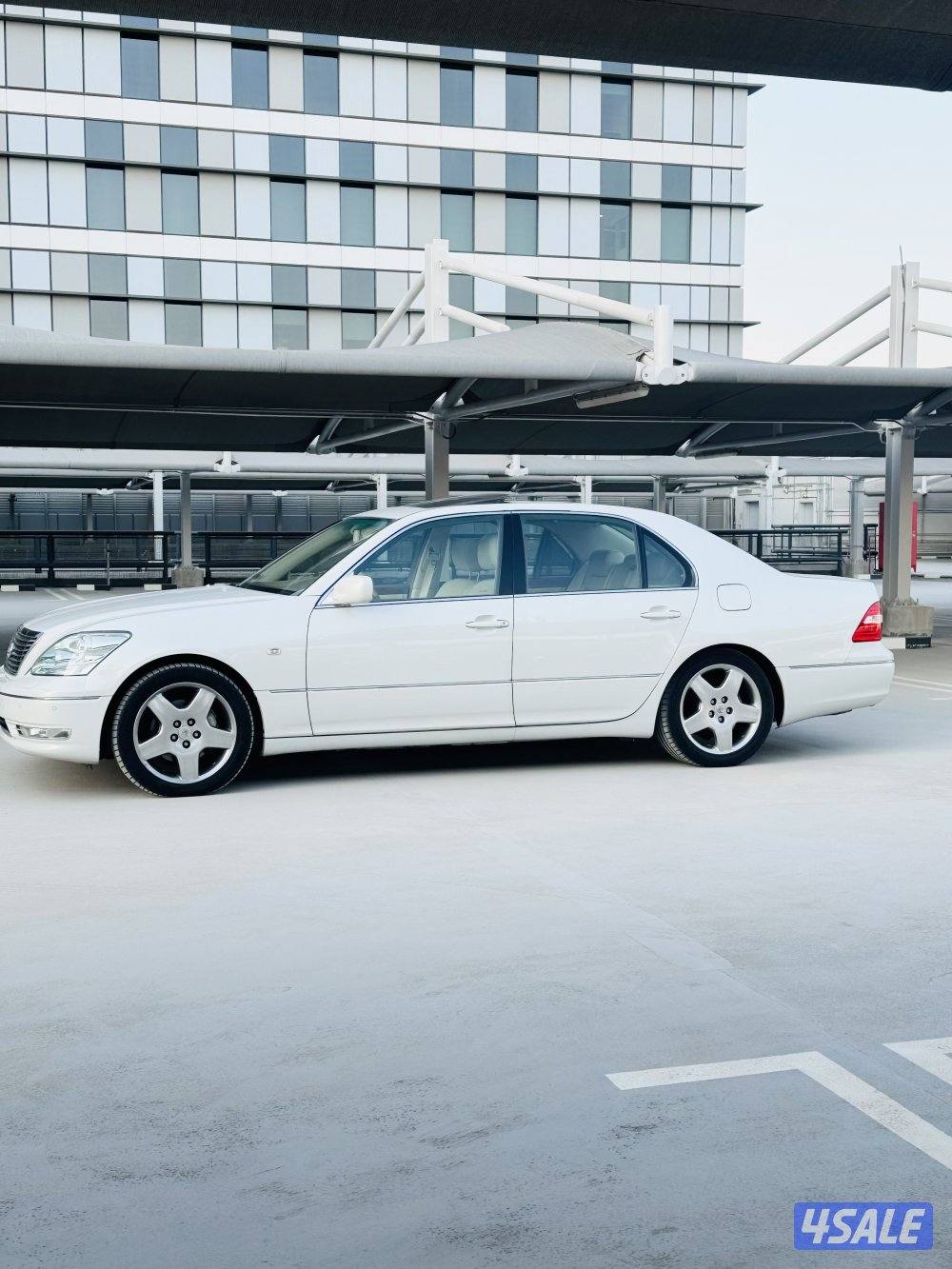 السيار صبغ وكاله عدا قطعتين تجميلي  مسرفسه بالكامل وشرط الفحص1