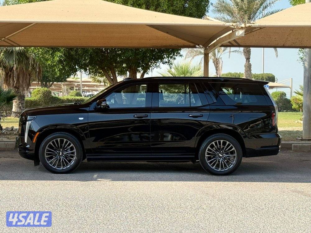 للبيع : اسكاليد بلاتينوم سبورت موديل : 2025 عداد : 19 الف4