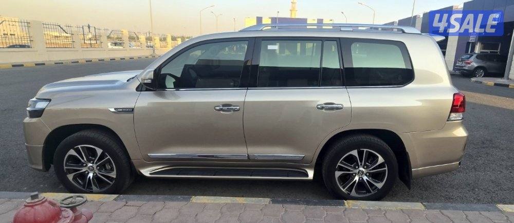 للبيع لاندكروز تورنق 2020 الساير الموتر جديد شبة مخزن0