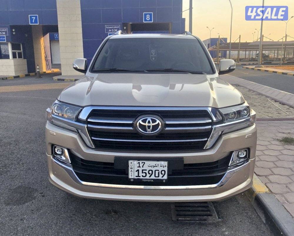 للبيع لاندكروز تورنق 2020 الساير الموتر جديد شبة مخزن2