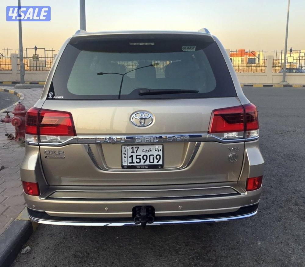 للبيع لاندكروز تورنق 2020 الساير الموتر جديد شبة مخزن3