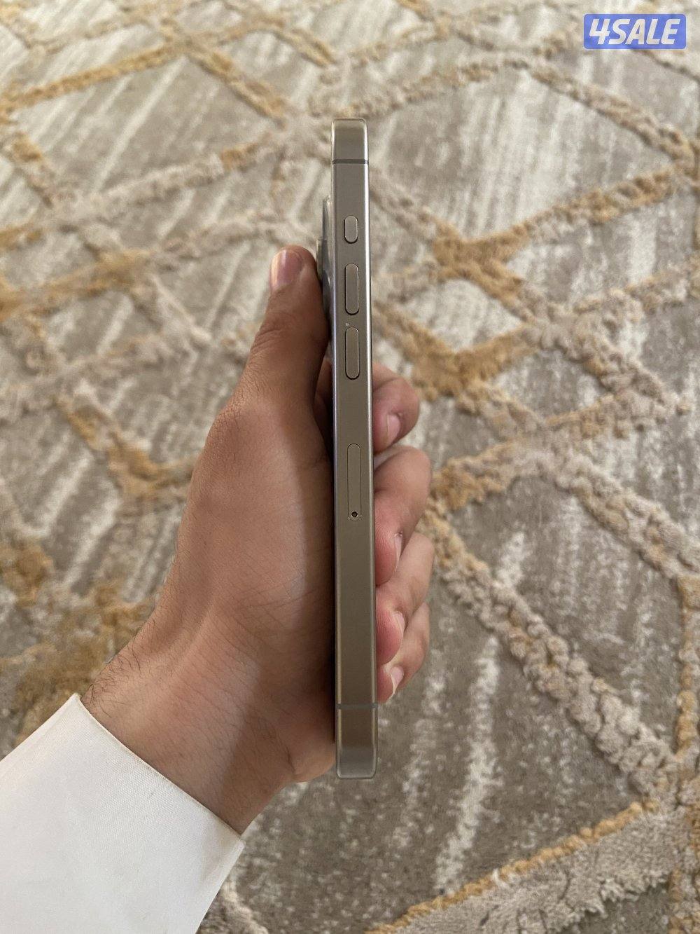 للبيع ايفون 15 برو5