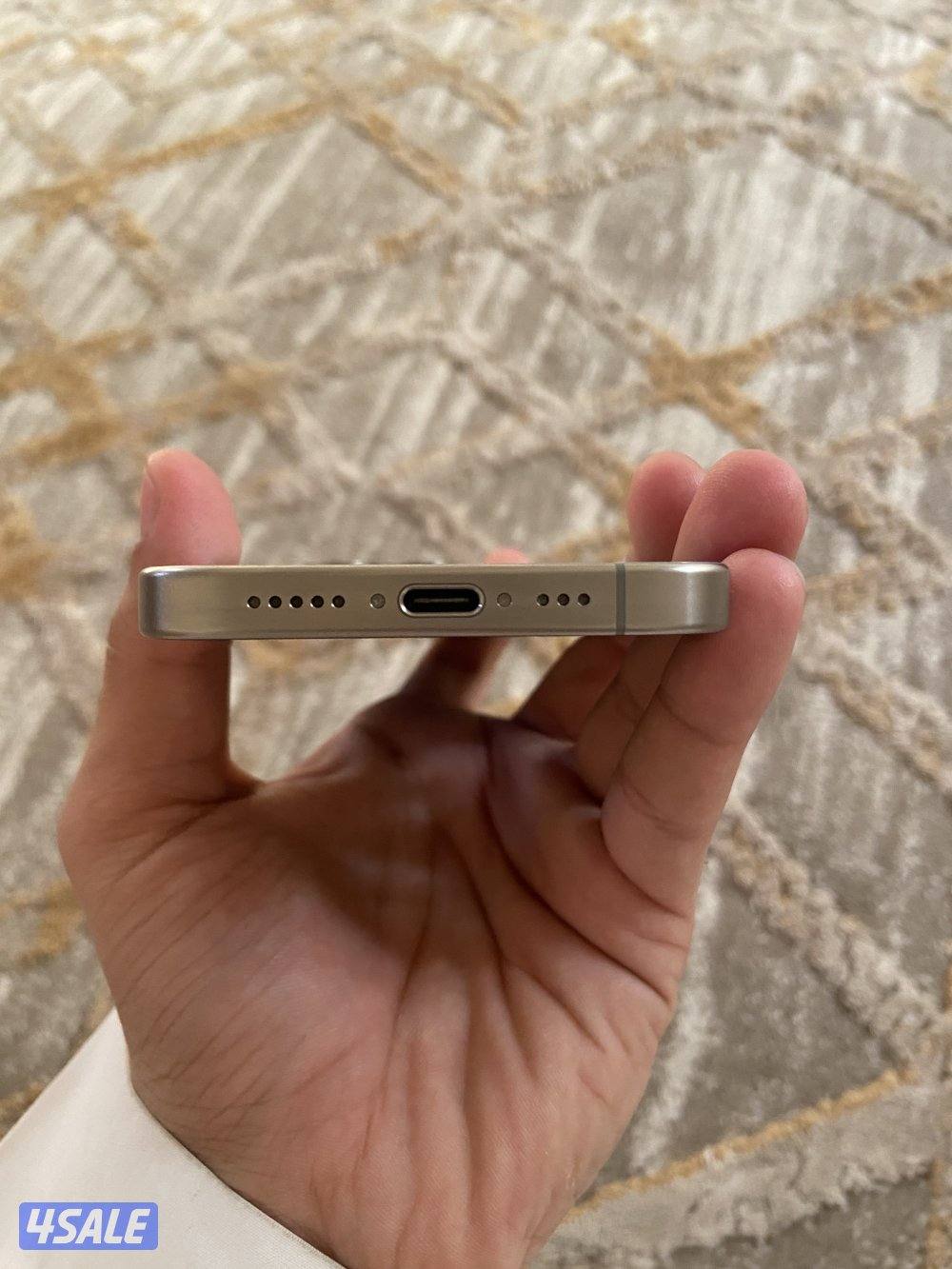 للبيع ايفون 15 برو6