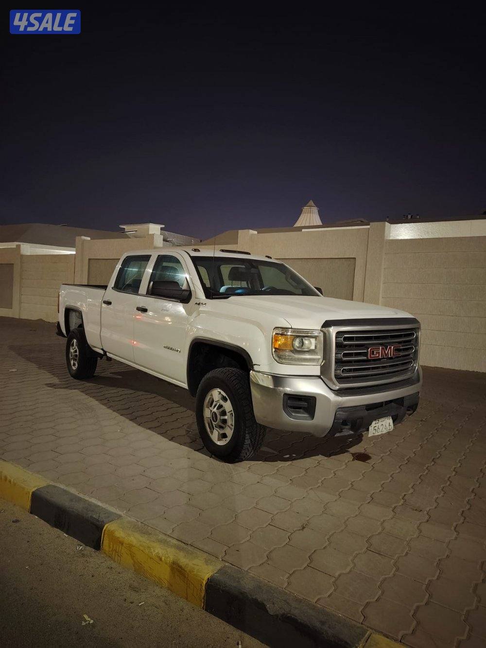 للبيع وانيتGMC4