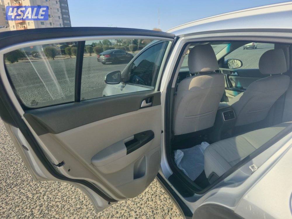 KIA SPORTAGE 2018 MODEL ORGINAL PAINT 57,000 KM10