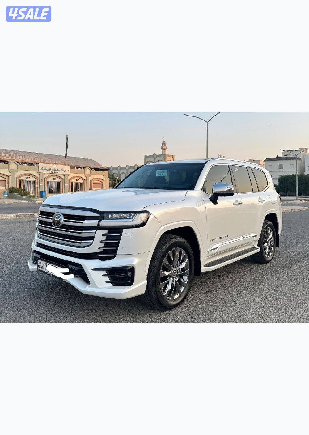 لاندكروزر vxr 2024 فل الفل بحالة المصنع0