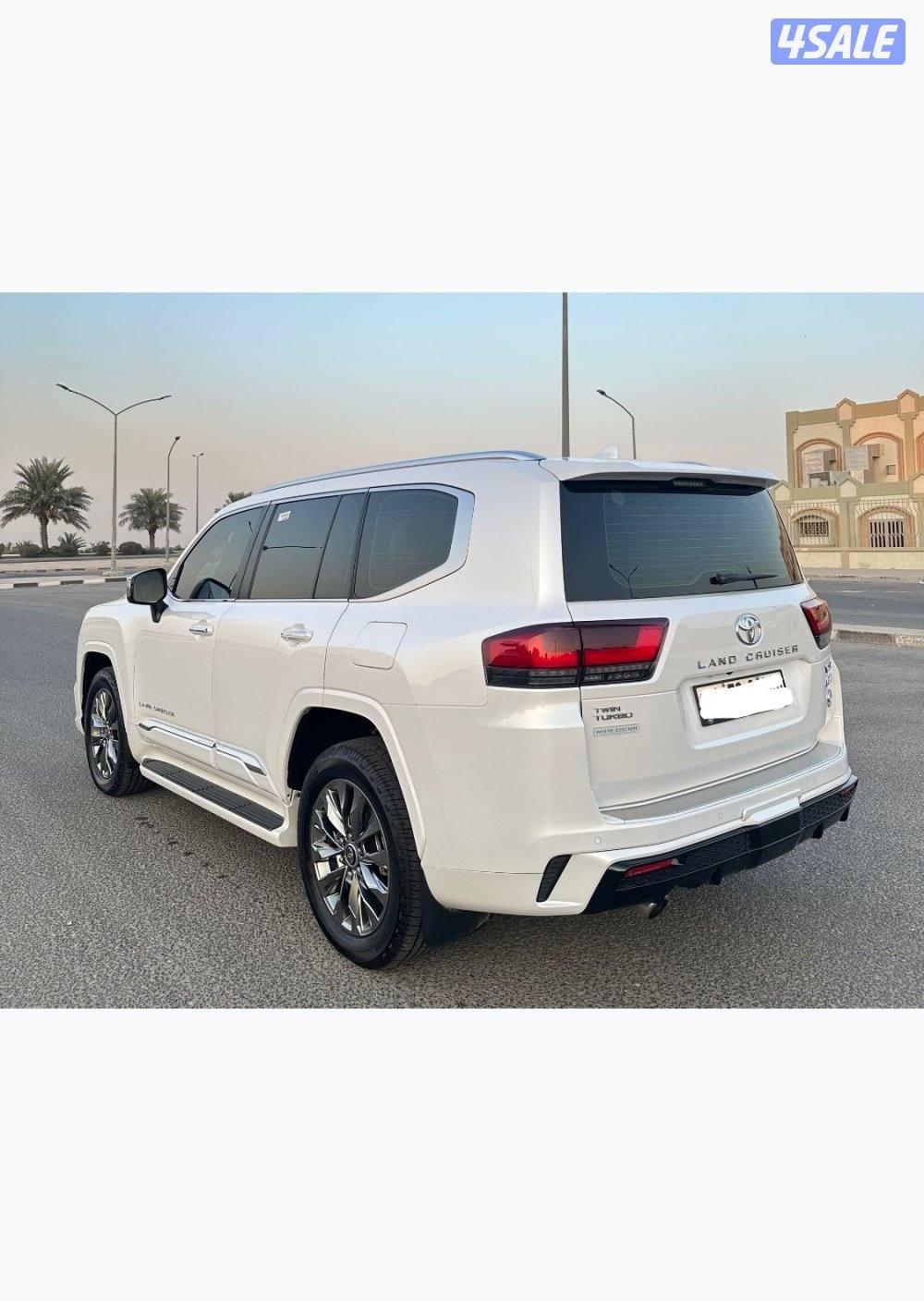 لاندكروزر vxr 2024 فل الفل بحالة المصنع10