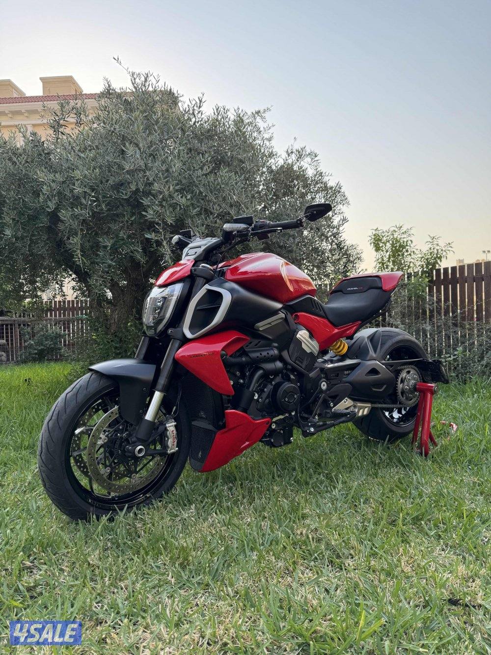 Diavel v4 للبيع3