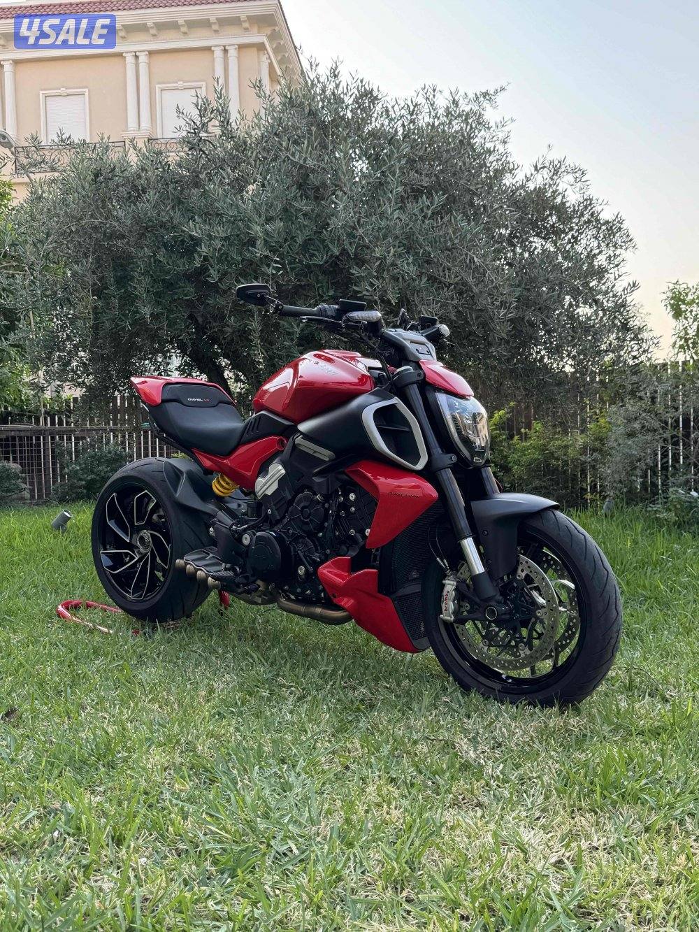 Diavel v4 للبيع0