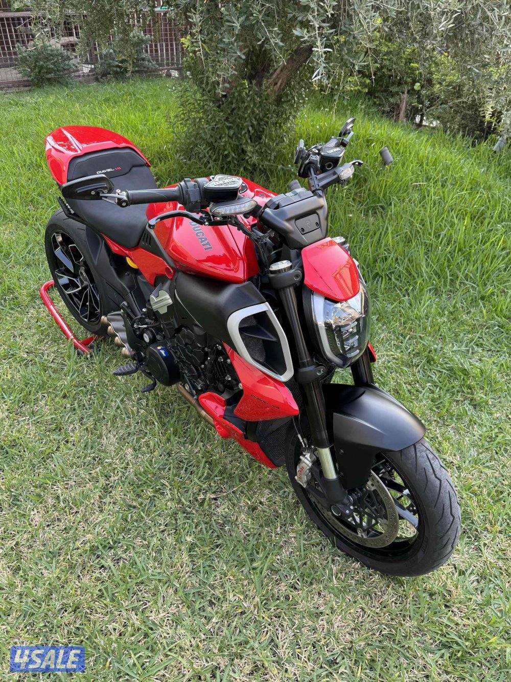Diavel v4 للبيع7