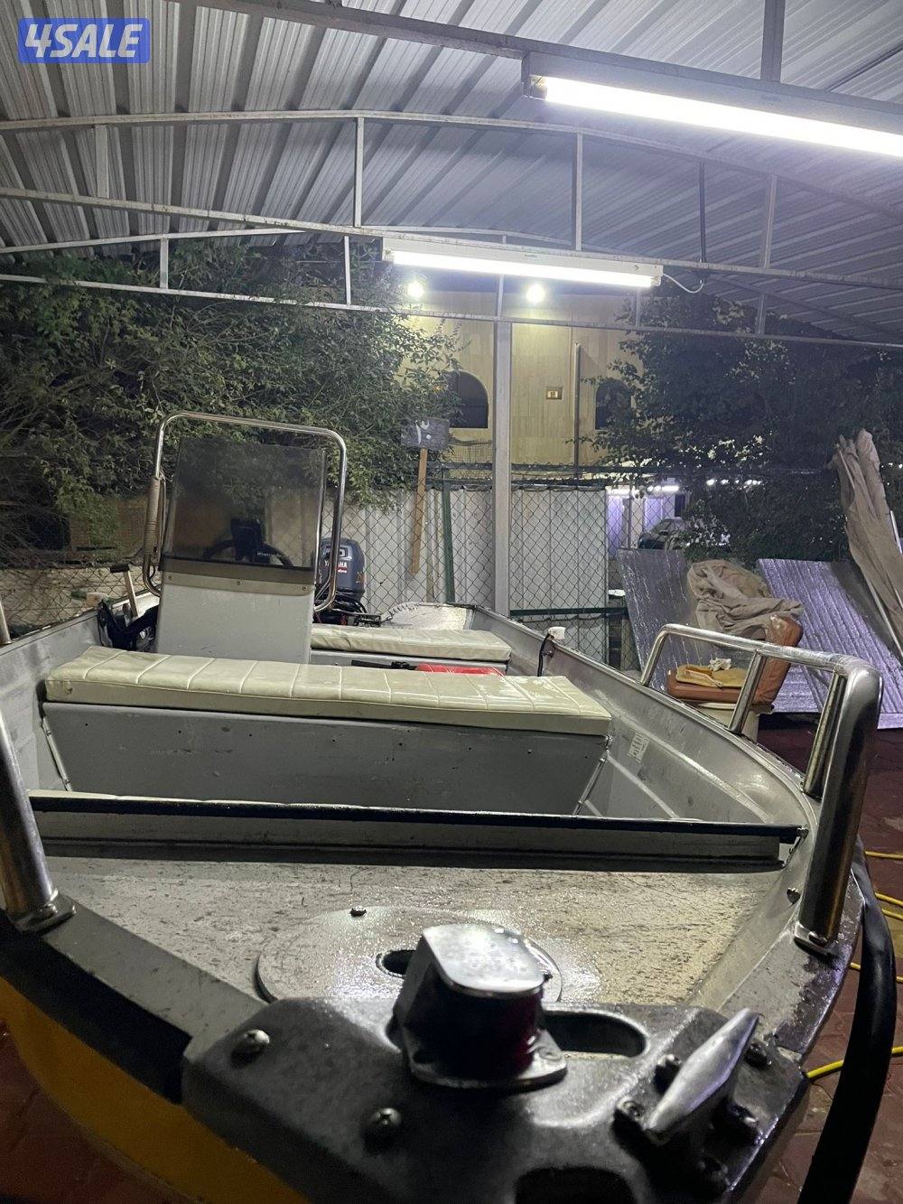 طراد ١٤ قدم ألمنيوم موديل ٢٠٠٠ ومكينة ياماها ٢٥7