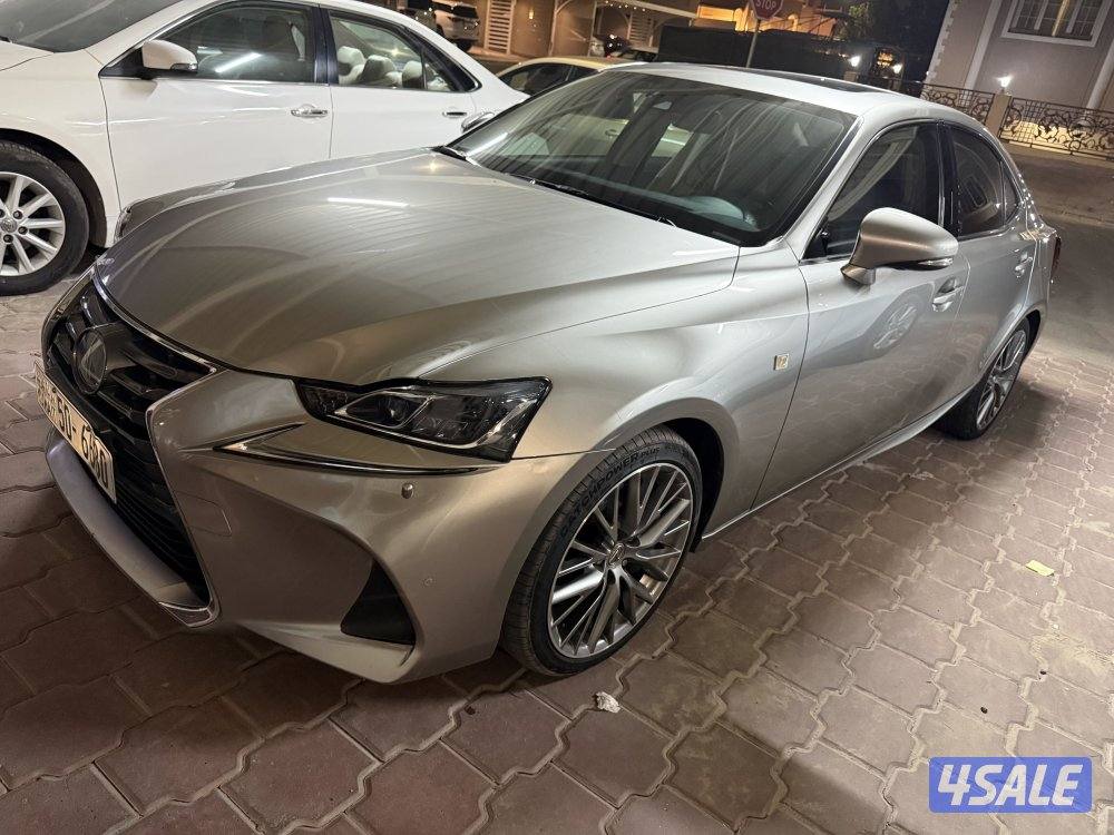 لكزس is300 موديل ٢٠٢٠ شرط الفحص0