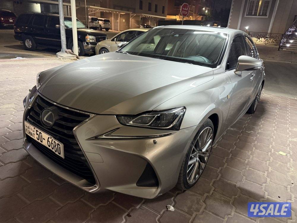 لكزس is300 موديل ٢٠٢٠ شرط الفحص5