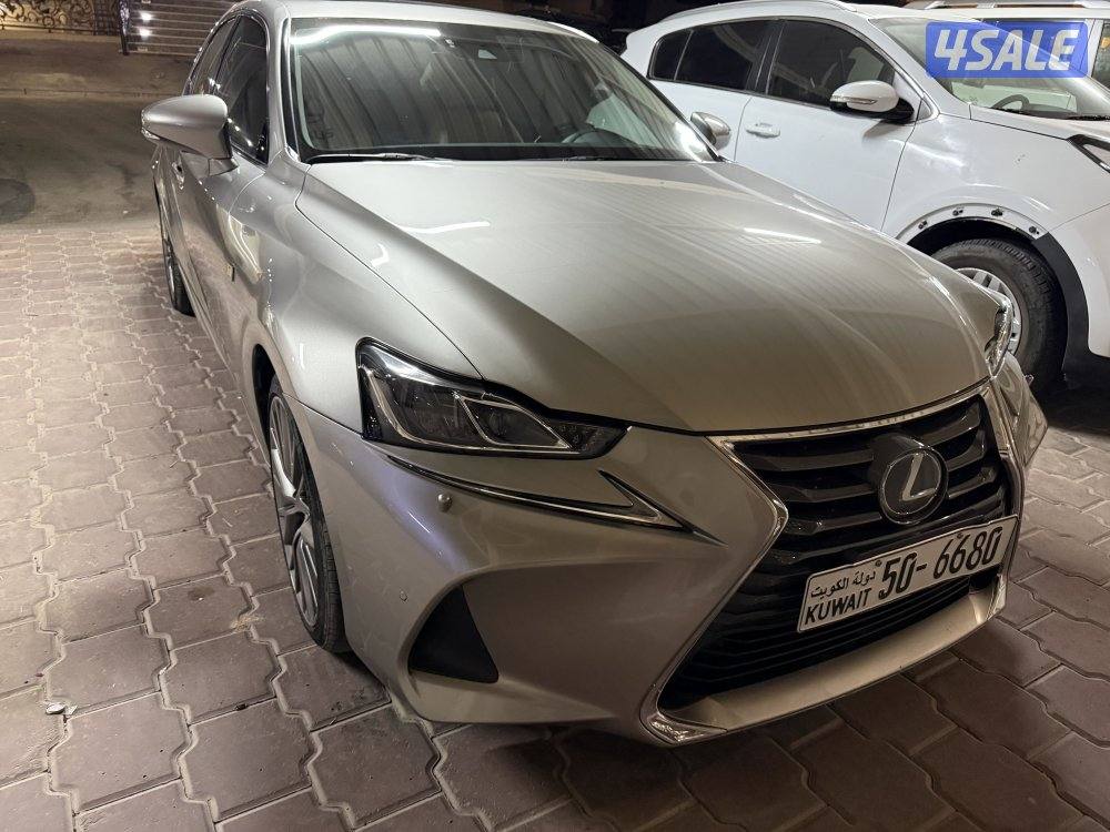 لكزس is300 موديل ٢٠٢٠ شرط الفحص6