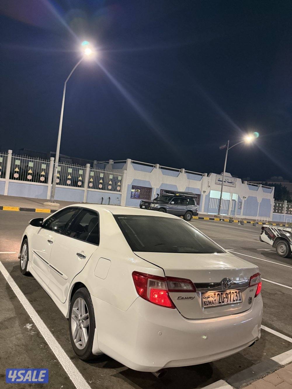 كامري 2013 GLX بدون فتحه3