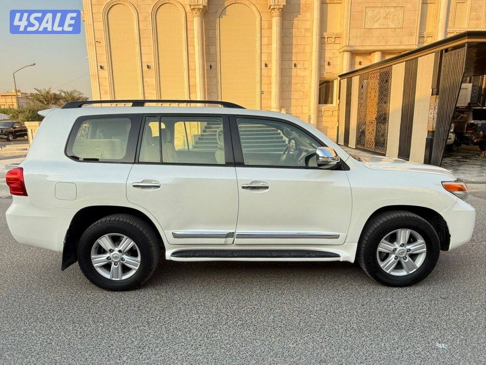 لاند كروزر 2013 شرط الفحص بالكامل4