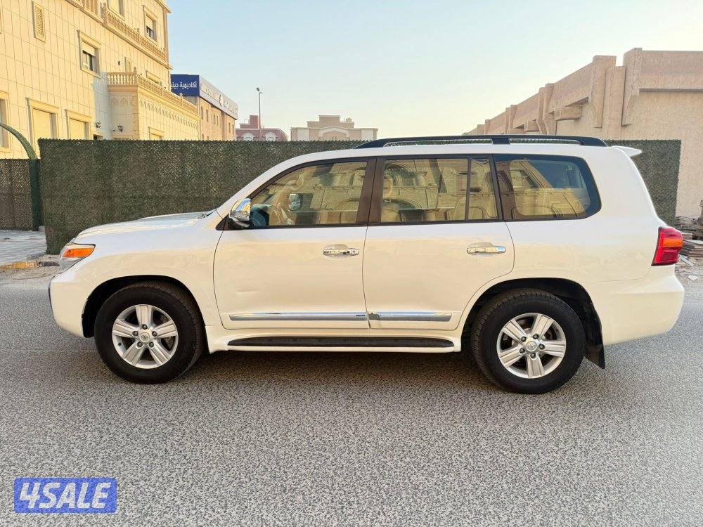 لاند كروزر 2013 شرط الفحص بالكامل1