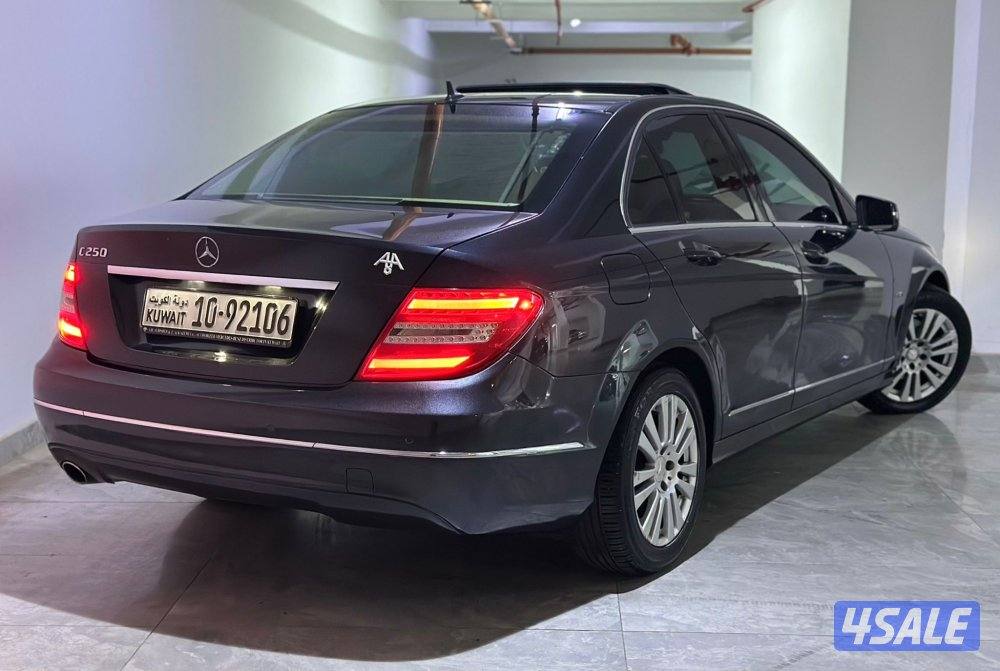 مرسيدس C250 موديل 2012 كامل المواصفات بحال الوكاله بالكامل بيعه سريعه2