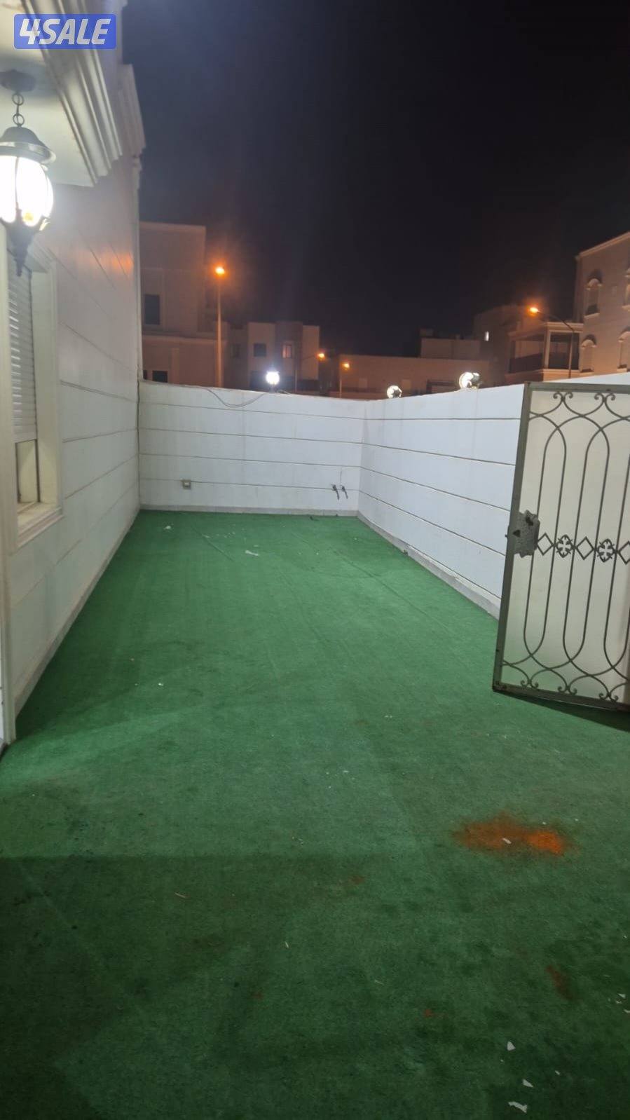 للبيع قسيمه بصباح الأحمد تشطيب ديلوكس دورين ونص درجين ومصعد فاضيه6