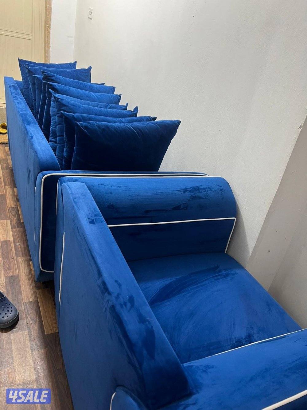 أربع كنبات مع المخدات1