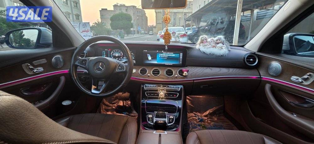 مرسيدسE200 ماشي ٧٦ ألف 6 سلندر حالة نادرة9