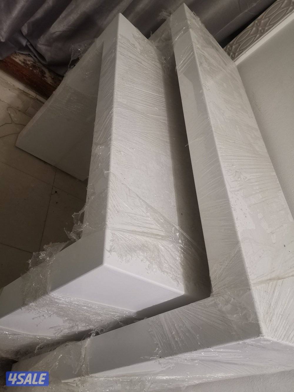 للبيع طاولتين للضيافه جديد بقراطيسهم شاريتهم ب٤٠ للبيع ب0