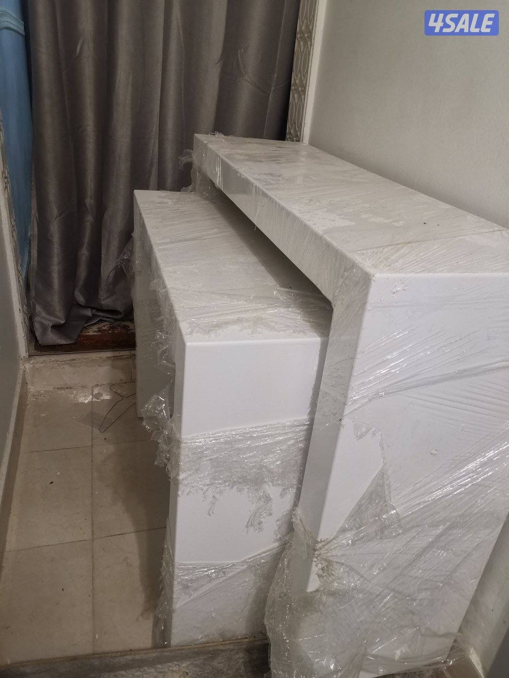 للبيع طاولتين للضيافه جديد بقراطيسهم شاريتهم ب٤٠ للبيع ب1